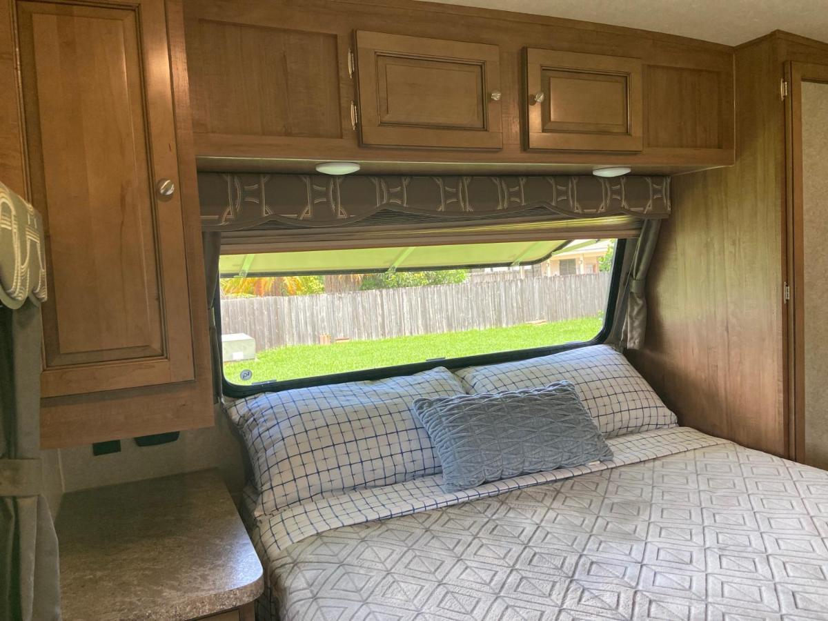 ホテル Cozy Camper - Free Parking マイアミ エクステリア 写真
